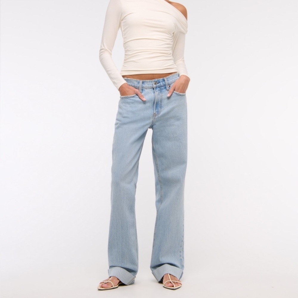 Abercrombie & Fitch The Baggy Low Rise Short Light Blue Women's Jeans